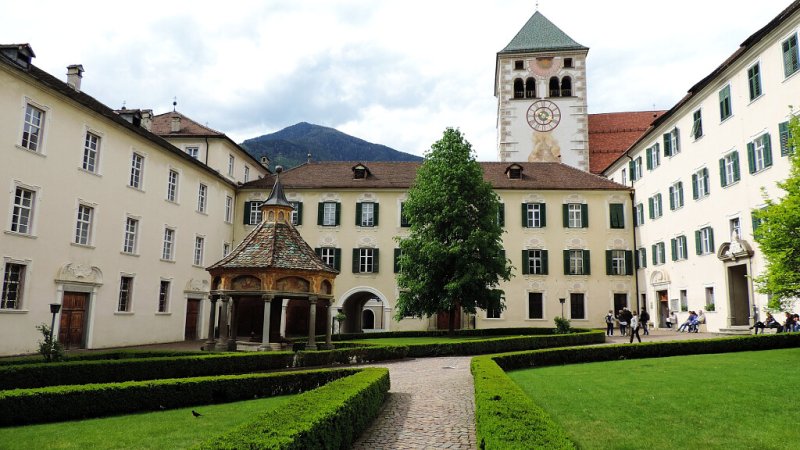 Abbazia di Novacella guida viaggio cosa fare come arrivarci