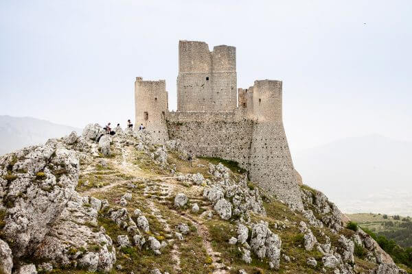 Calascio guida viaggio cosa vedere