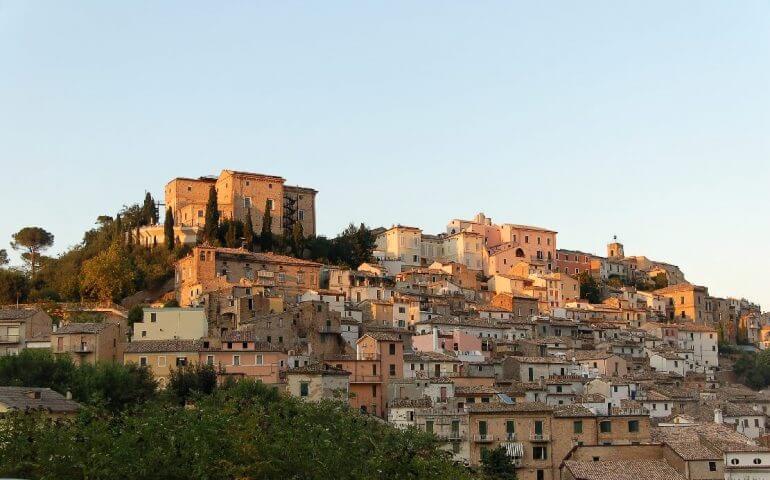 Loreto Aprutino guida viaggio cosa fare e come arrivare