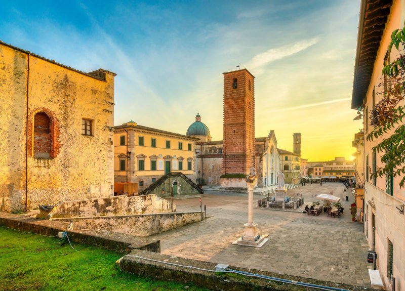 Pietrasanta guida viaggio cosa fare consigli