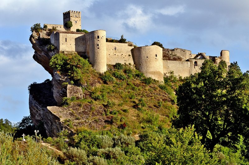 Roccascalegna viaggio guida cosa vedere cosa fare