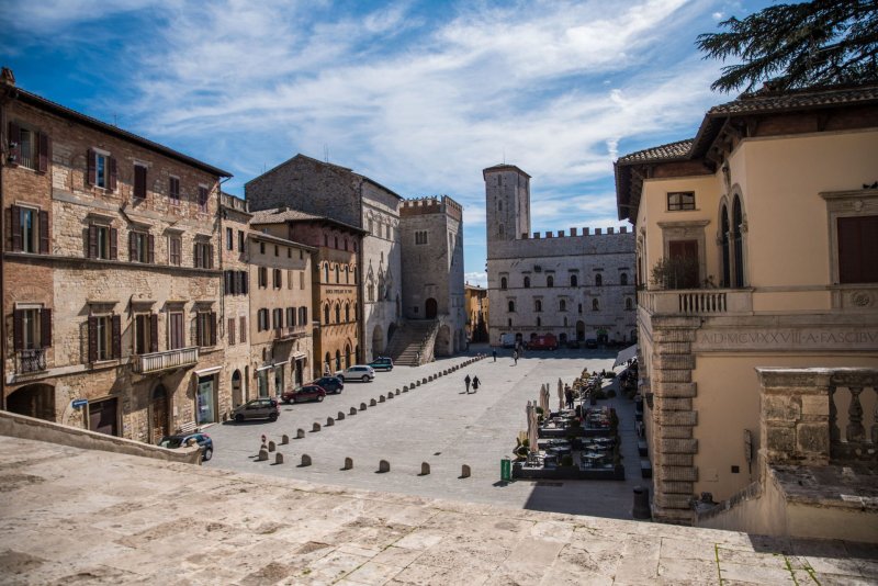 Todi guida viaggio cosa fare come spostarsi