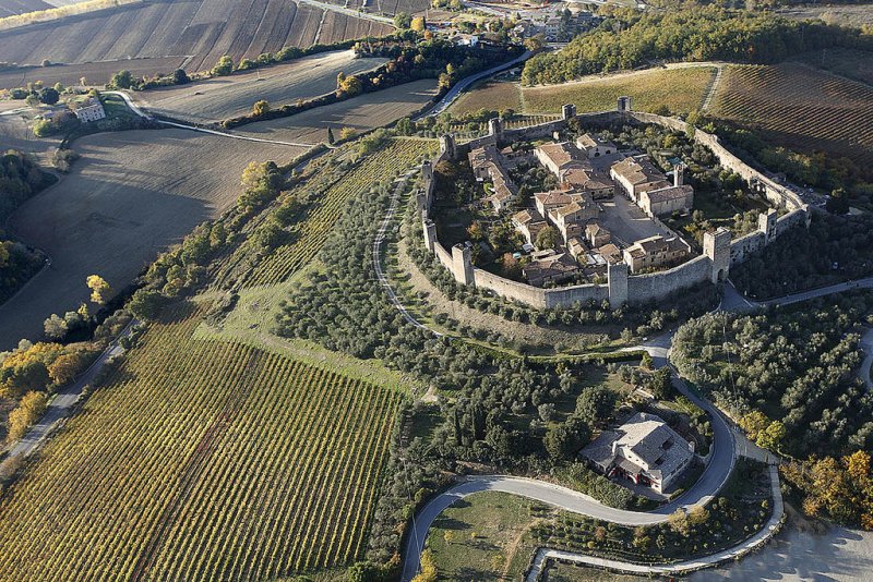 castello di monteriggioni cosa fare guida viaggio