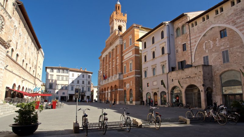 foligno cosa fare guida viaggio