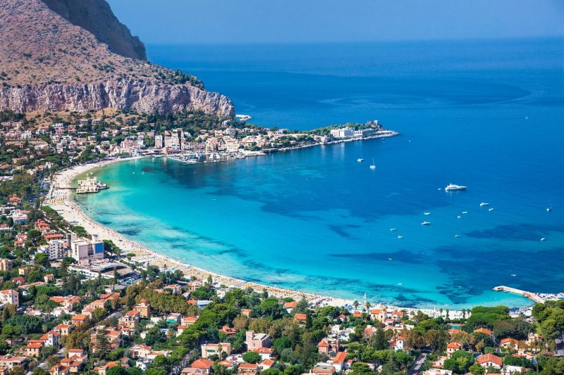 spiaggia mondello guida cosa fare e cosa vedere