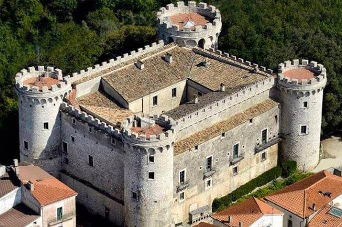 Monteroduni isernia cosa fare guida viaggio