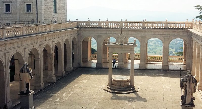 abbazia montecassino guida viaggio frosinone itinerario