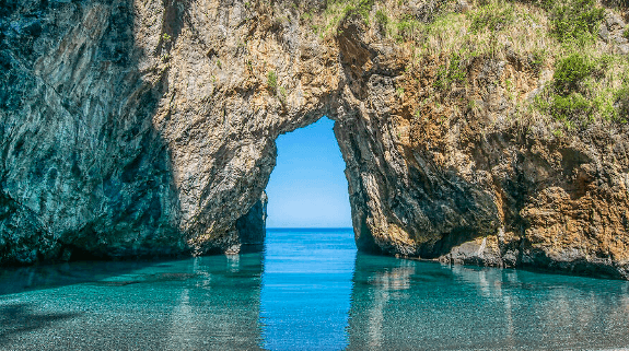 spiaggia arcomagno cosa vedere e fare in calabria